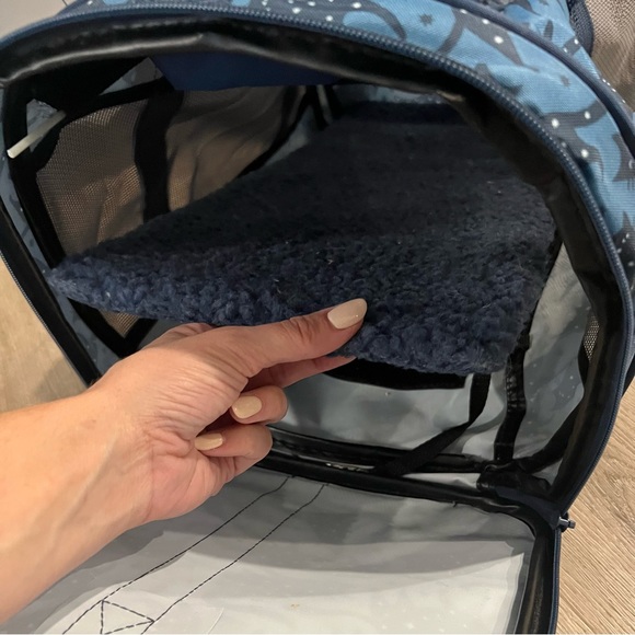 Blue cat carrier - Picture 6 of 10